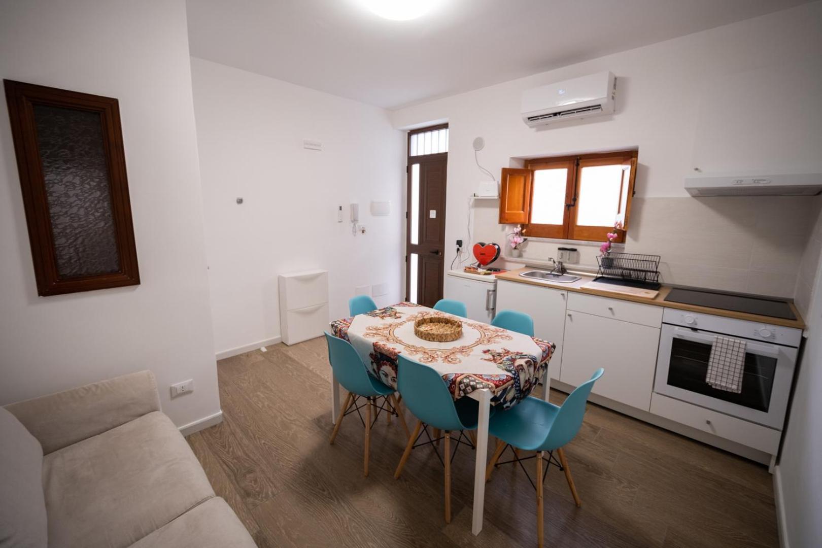 Matilde'S Holiday House Terrasini Extérieur photo
